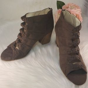 ATTENTION BROWN VEGAN LENA BOOTIES SIZE 10 NWOT
